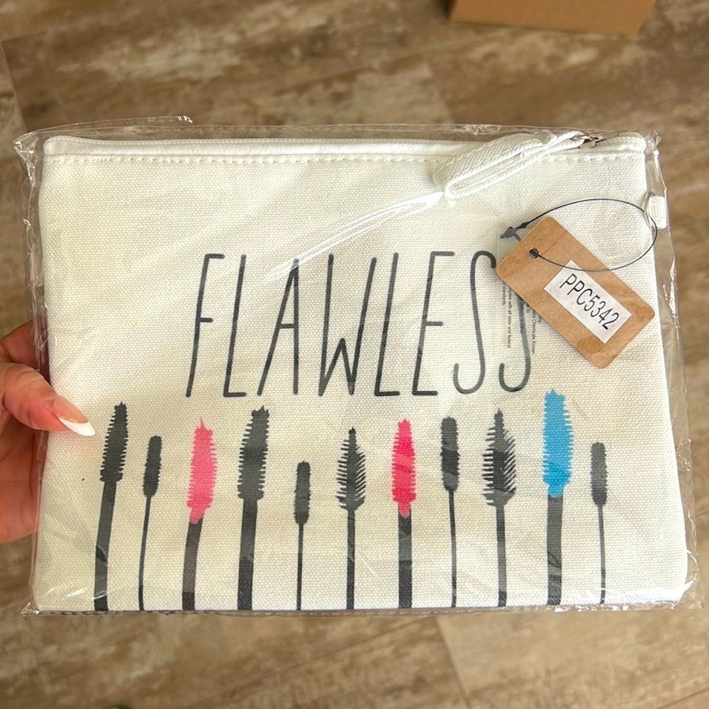 💋Cute makeup bag💋  